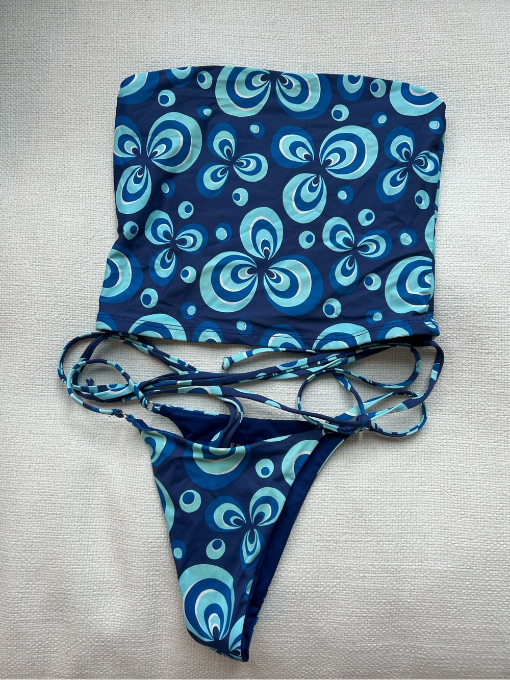 Frankie's Bikinis Deep Blue Swim suit— top size small bottom size medium